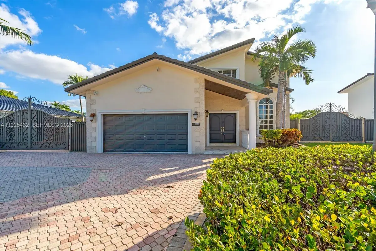 10298 NW 130th St, Hialeah Gardens FL 33018