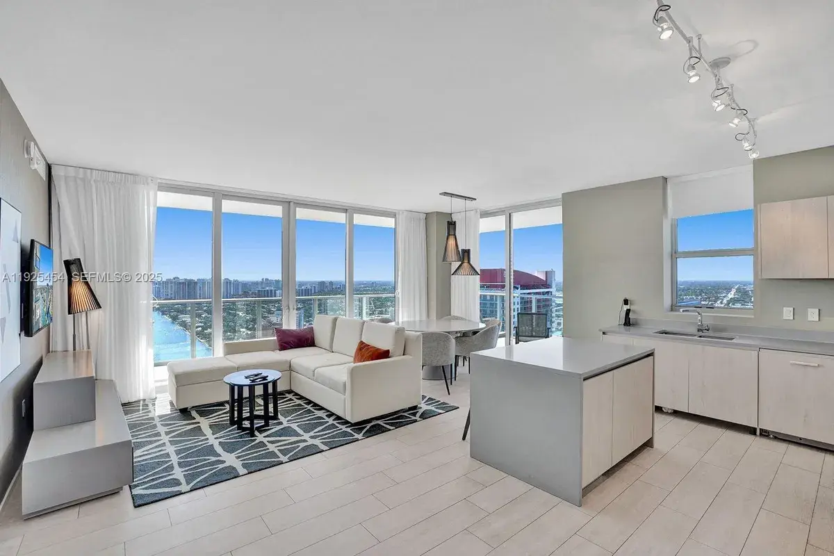 4010 S Ocean Dr # R1108, Hollywood FL 33019