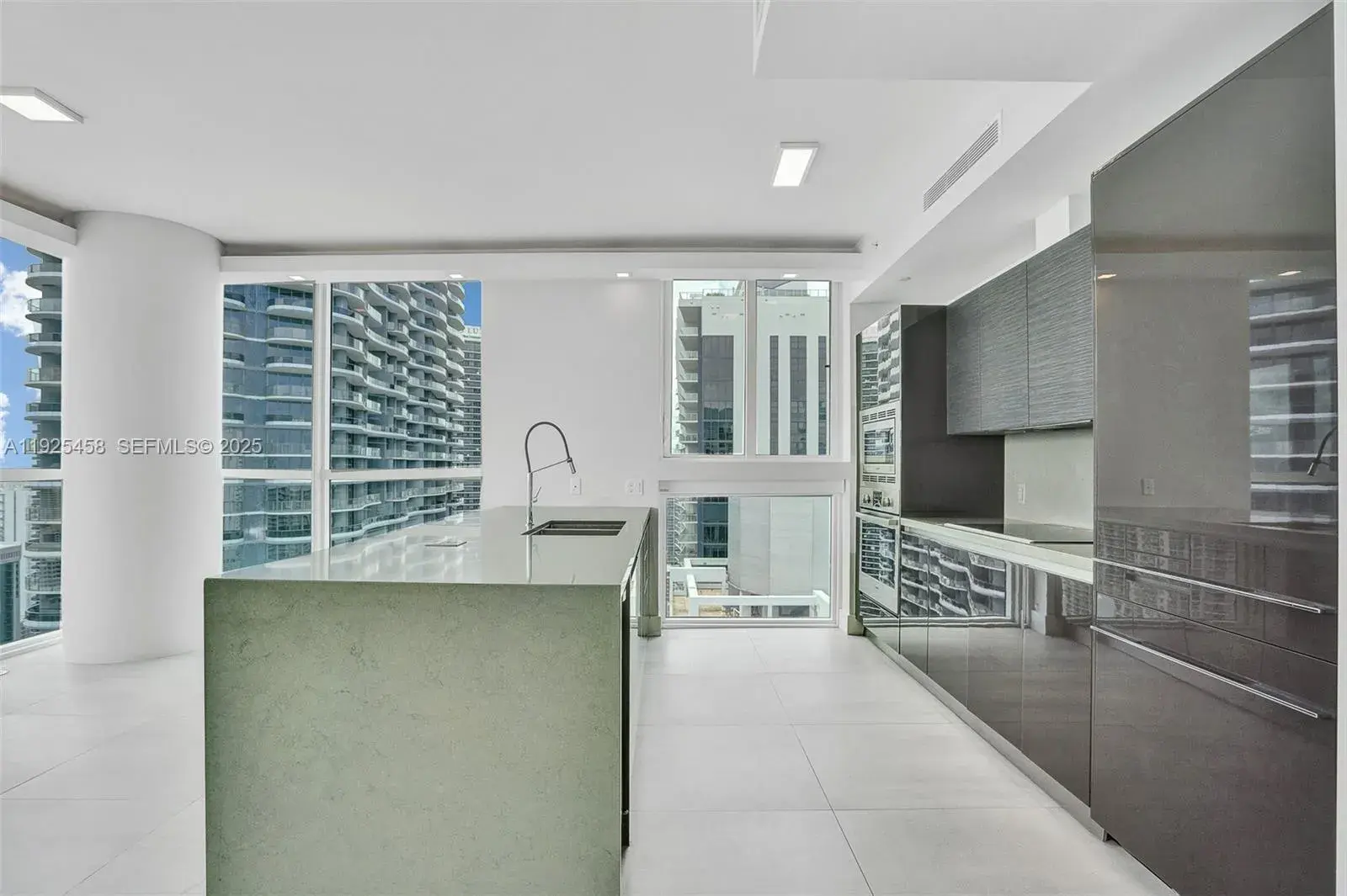 1080 Brickell Ave # 4109, Miami FL 33131