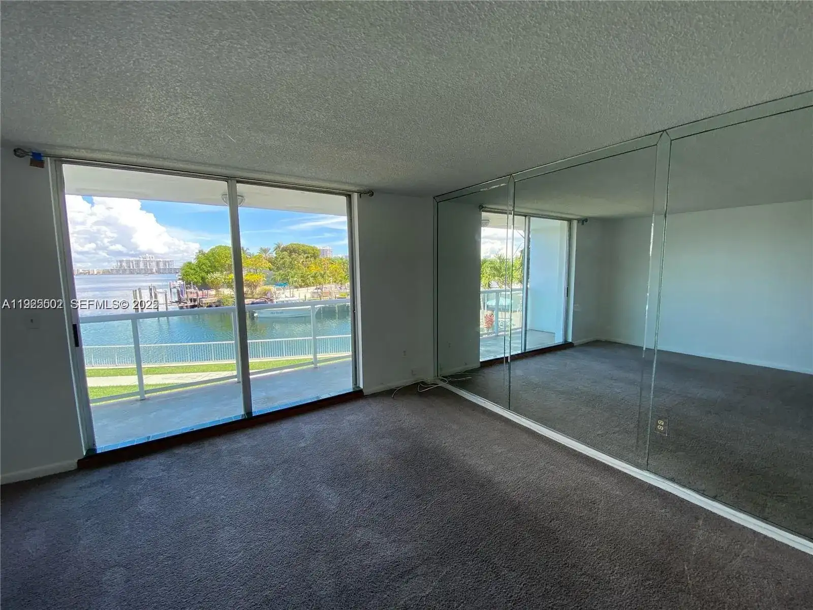 2841 NE 163rd St # 207, North Miami Beach FL 33160 photo 2