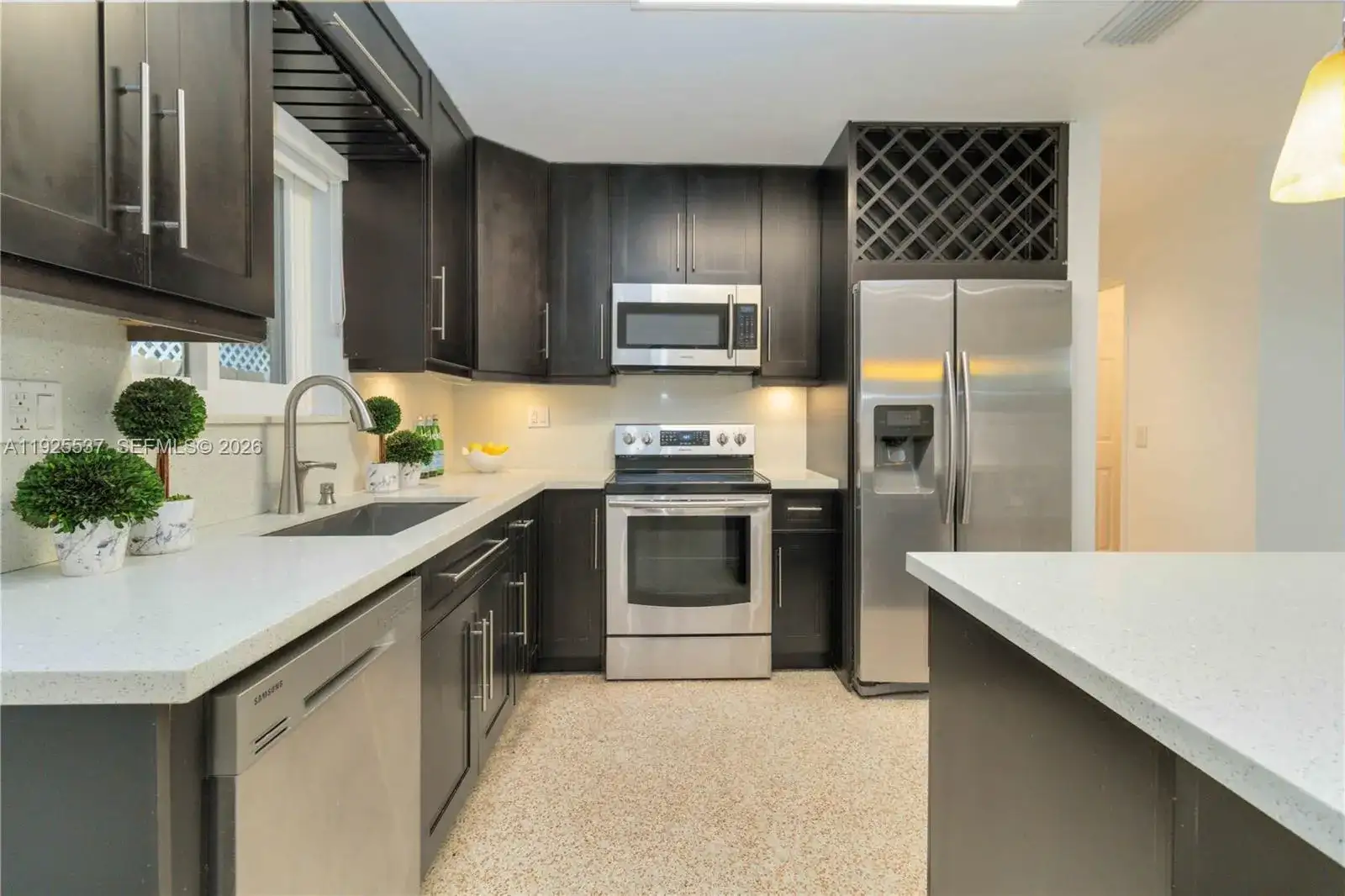 2401 SW 31st Ave, Miami FL 33145 photo 4