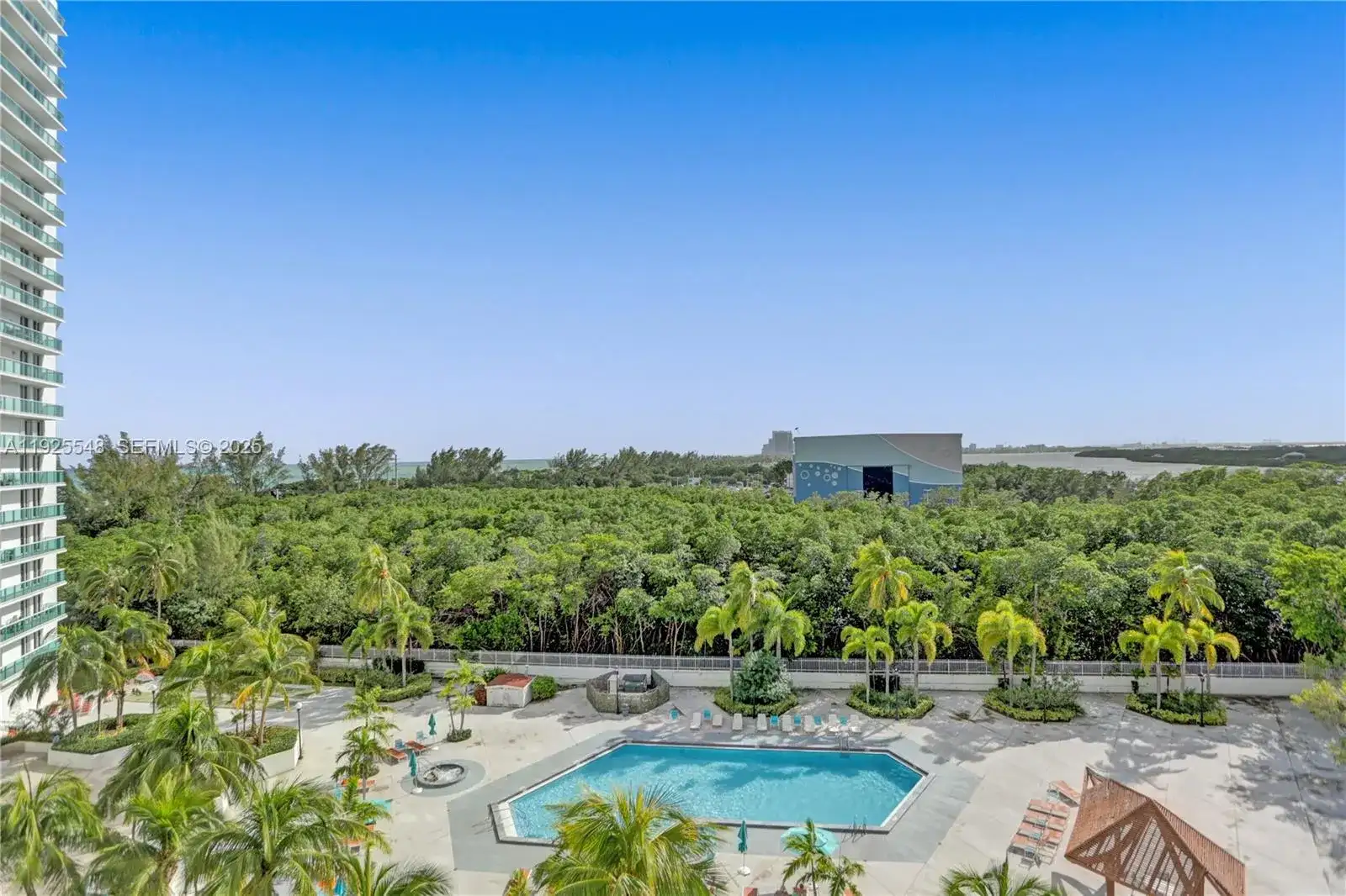 100 Bayview Dr # 724, Sunny Isles Beach FL 33160 photo 2