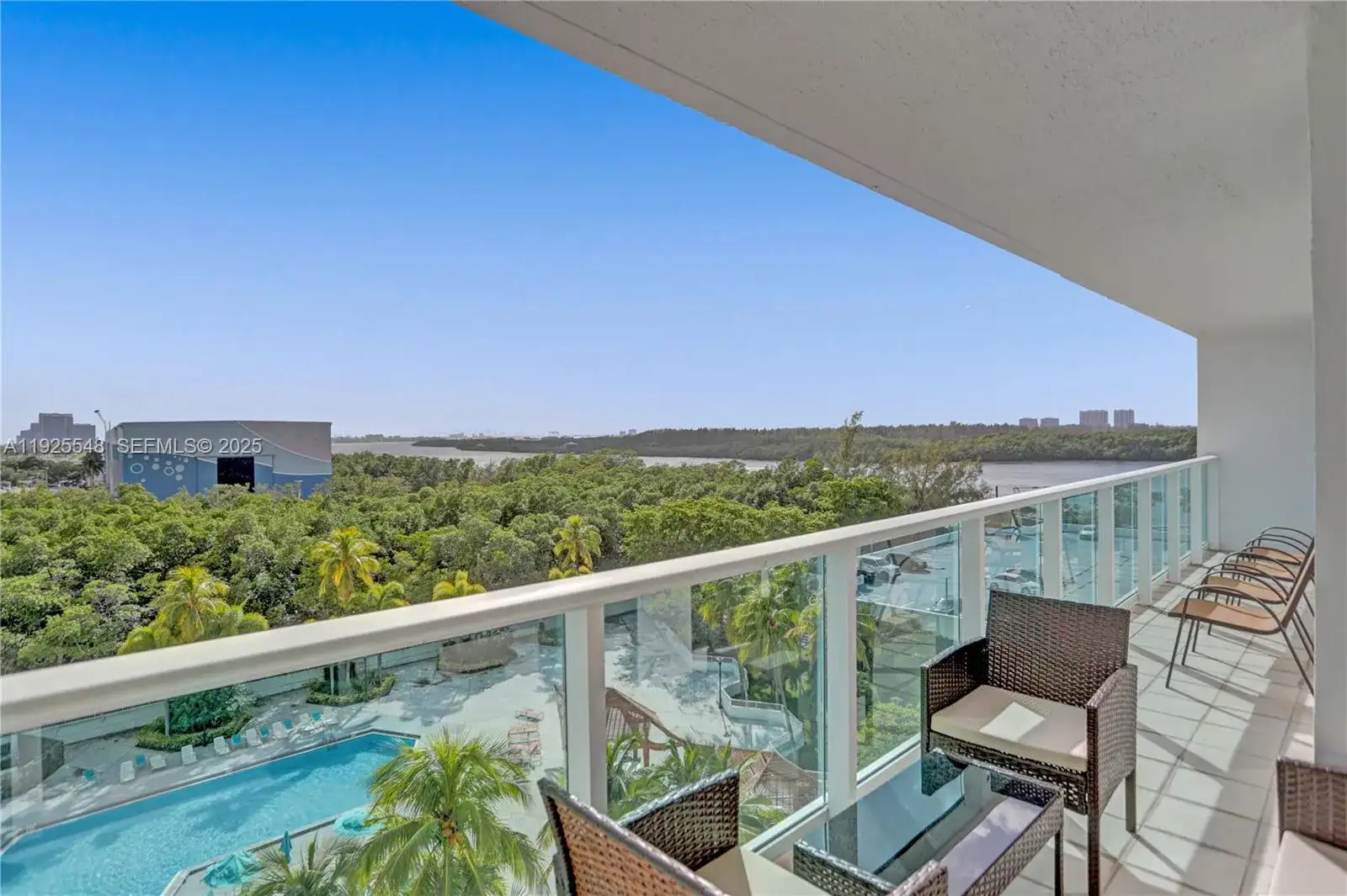 100 Bayview Dr # 724, Sunny Isles Beach FL 33160 photo 4