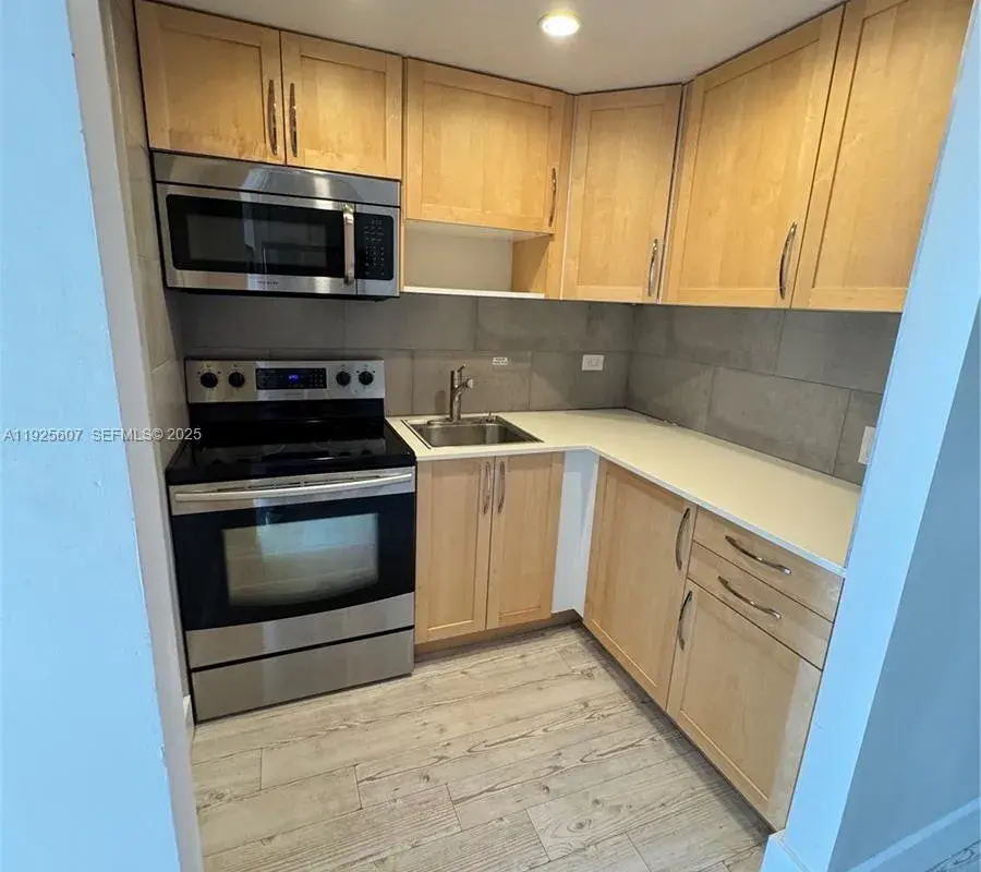 7904 West Dr # 909, North Bay Village FL 33141
