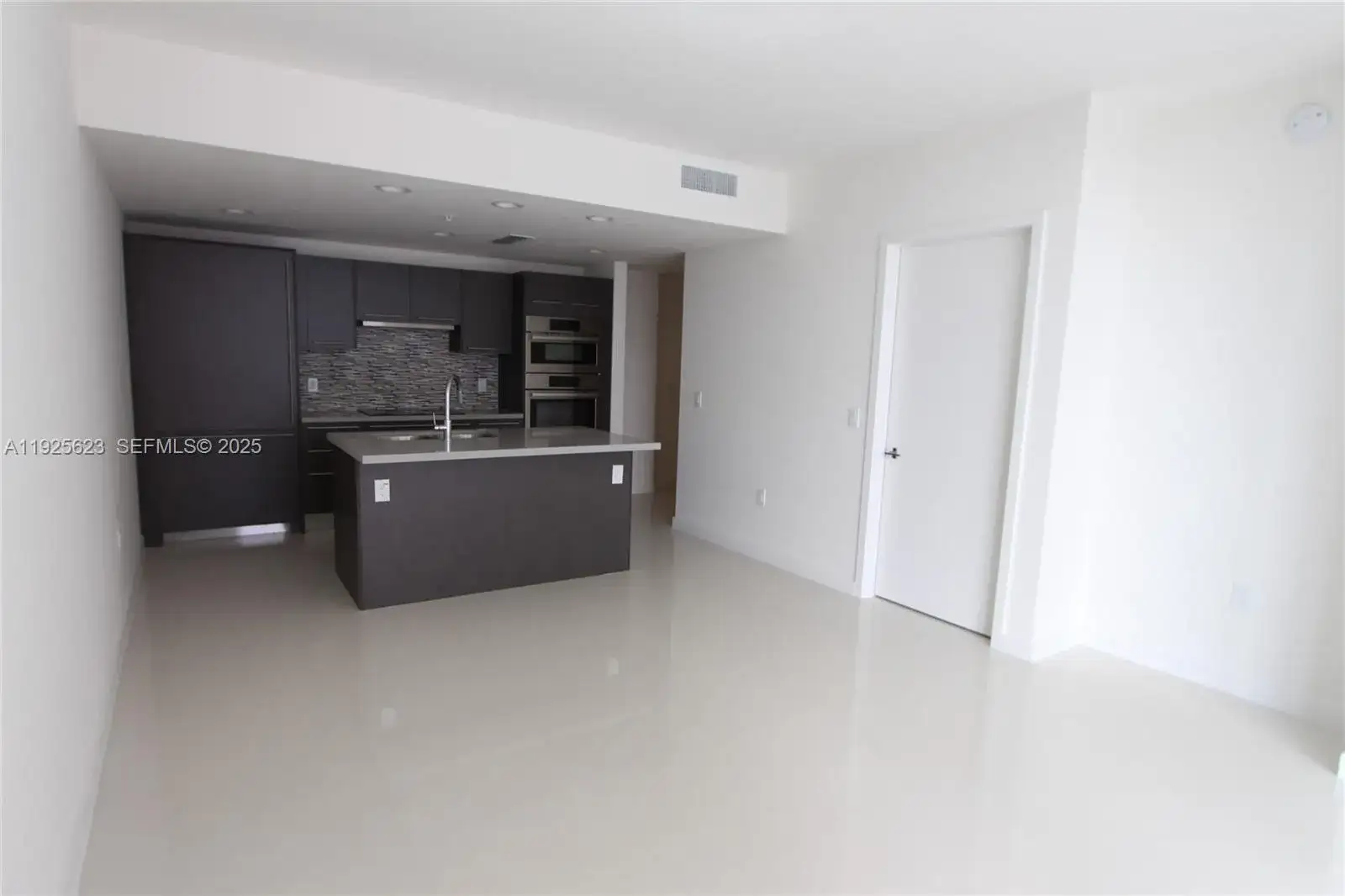 7875 NW 107th Ave # 519, Doral FL 33178 photo 3