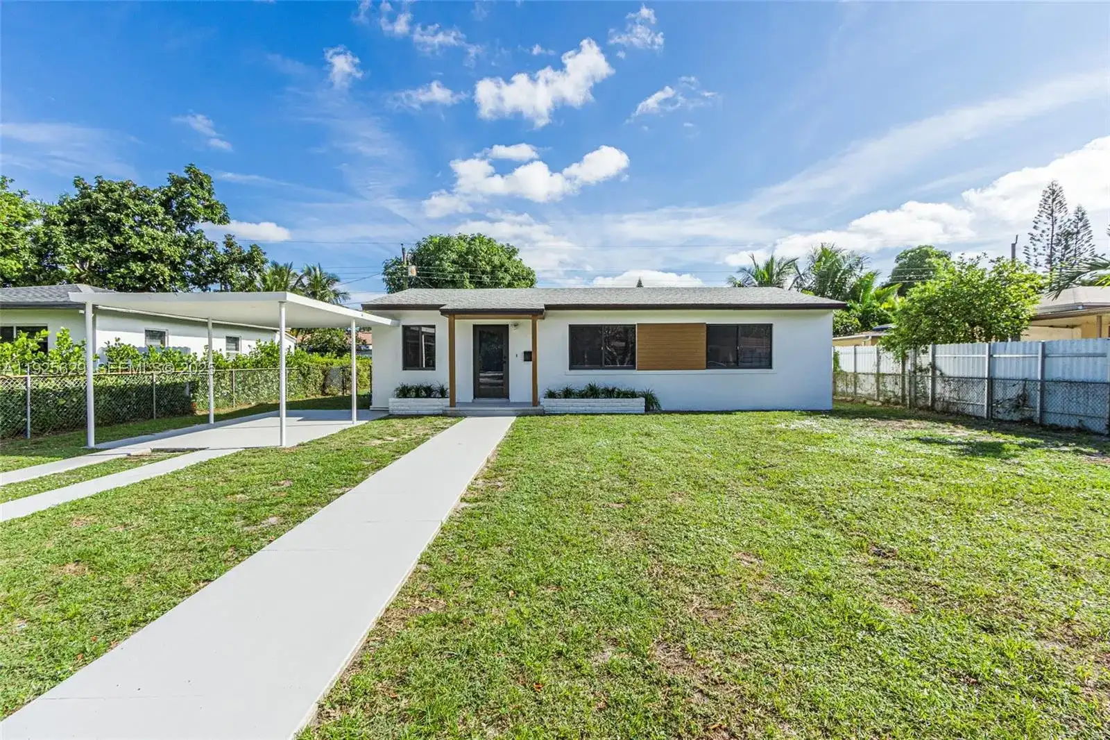 16049 NE 9th PL, North Miami Beach FL 33162 photo 3