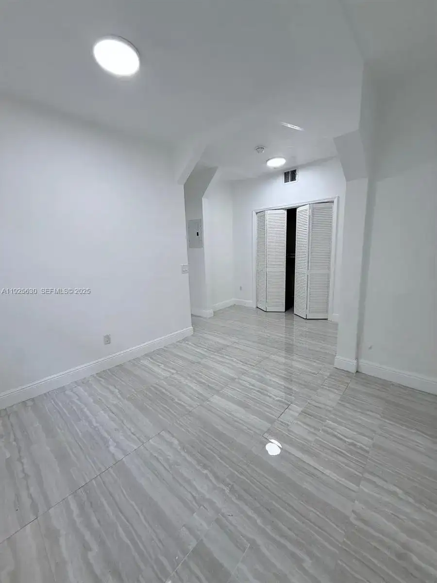 928 Euclid Ave # 5, Miami Beach FL 33139 photo 4