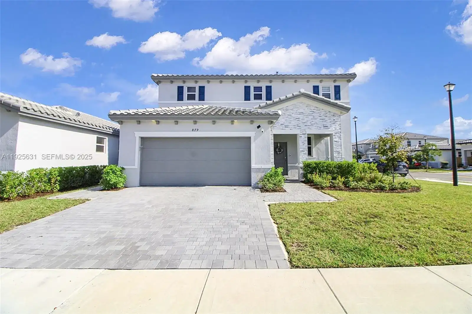 879 SE 26th Ter, Homestead FL 33035 photo 2