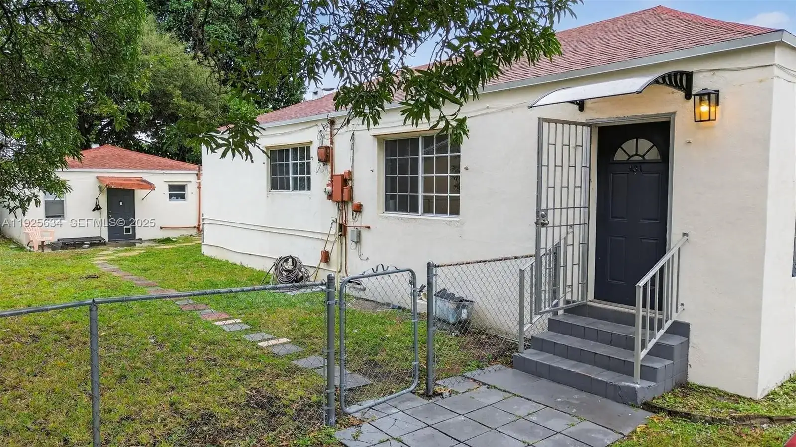 321 NE 169th St, North Miami Beach FL 33162 photo 2