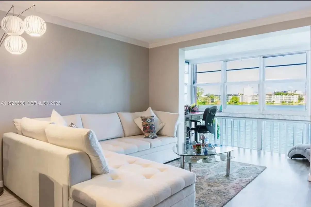 18555 NE 14th Ave # 619, Miami FL 33179 photo 3