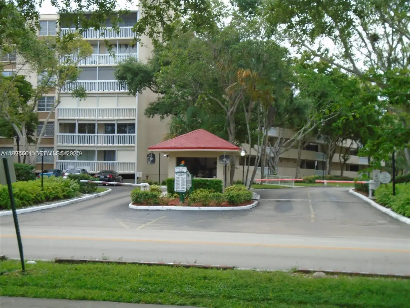 6921 Environ Blvd # 4P, Lauderhill FL 33319 photo 2