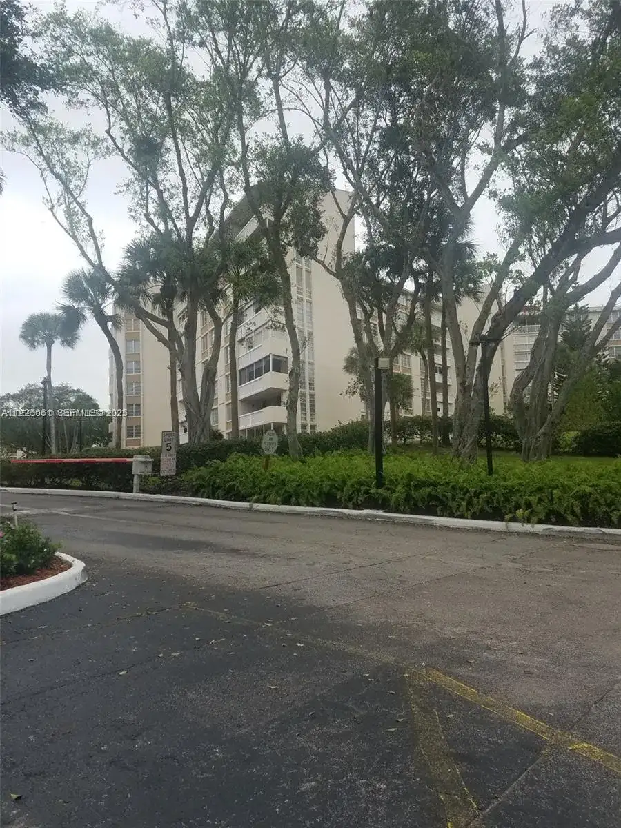 6921 Environ Blvd # 4P, Lauderhill FL 33319 photo 4