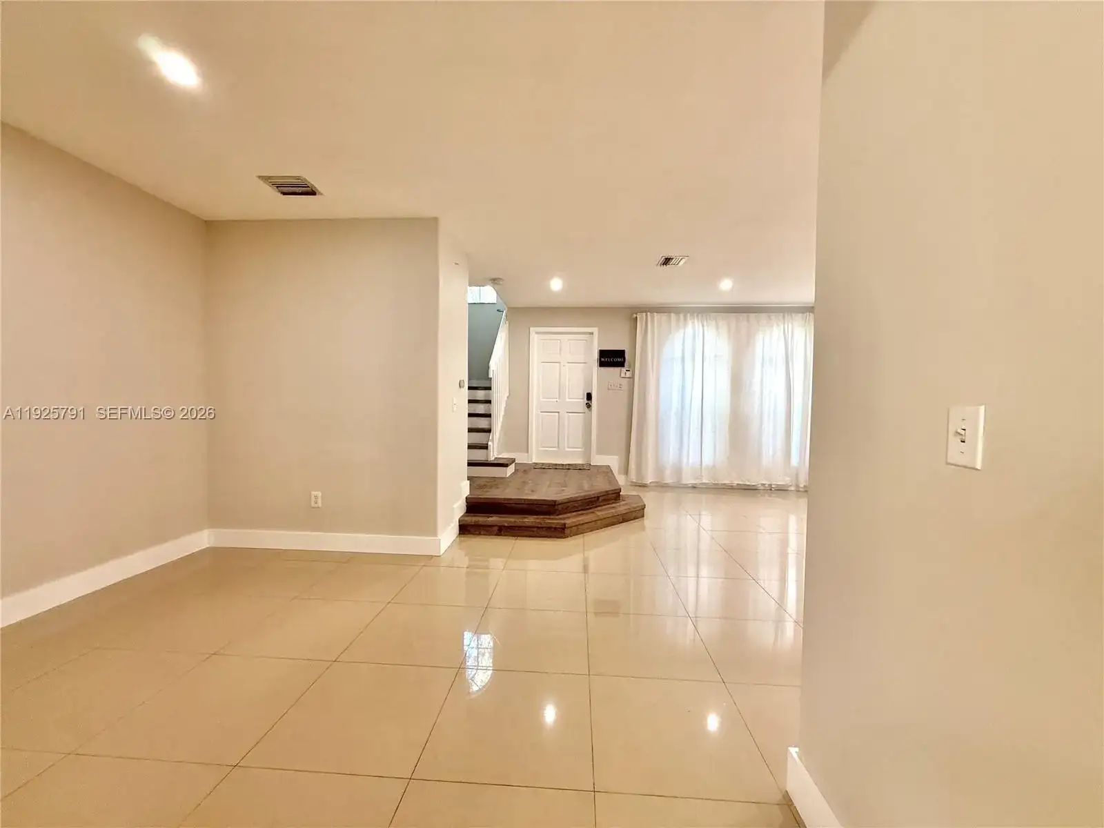 10866 NW 51st Ln, Doral FL 33178 photo 2