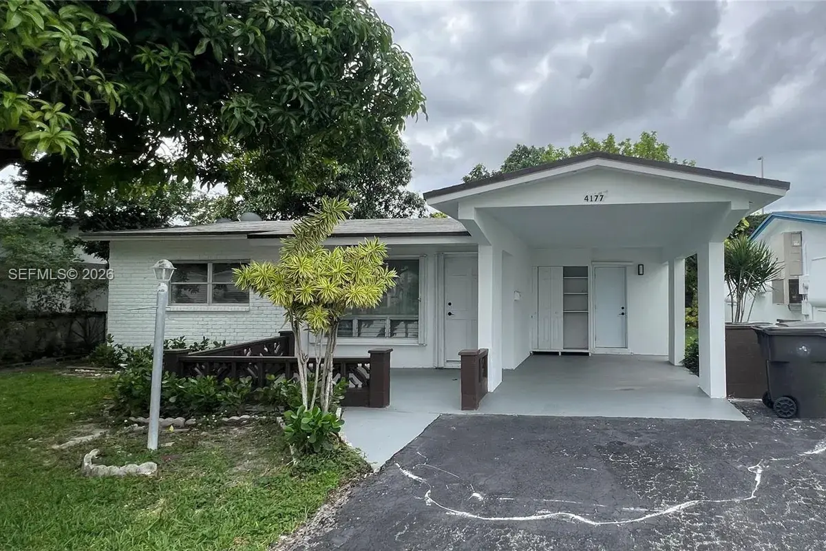 4177 NW 52nd Ave, Lauderdale Lakes FL 33319