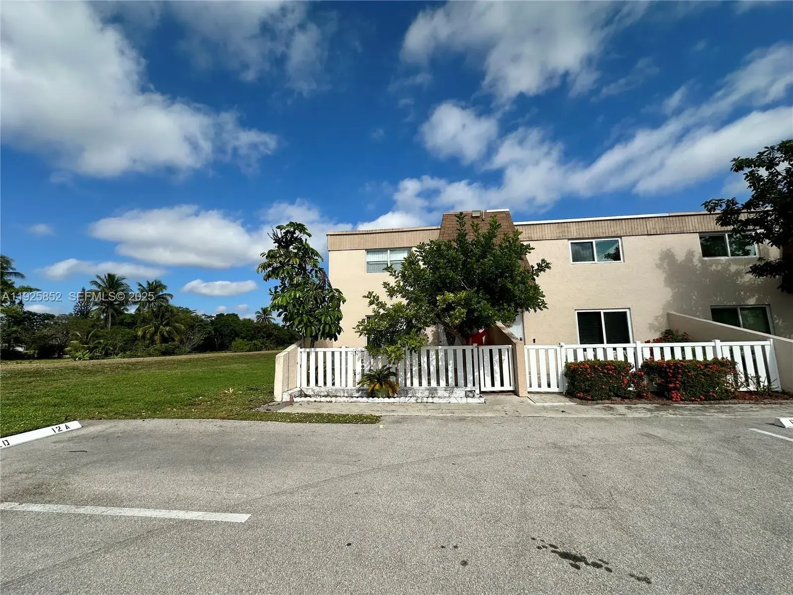 8091 NW 12th St # A, Margate FL 33063