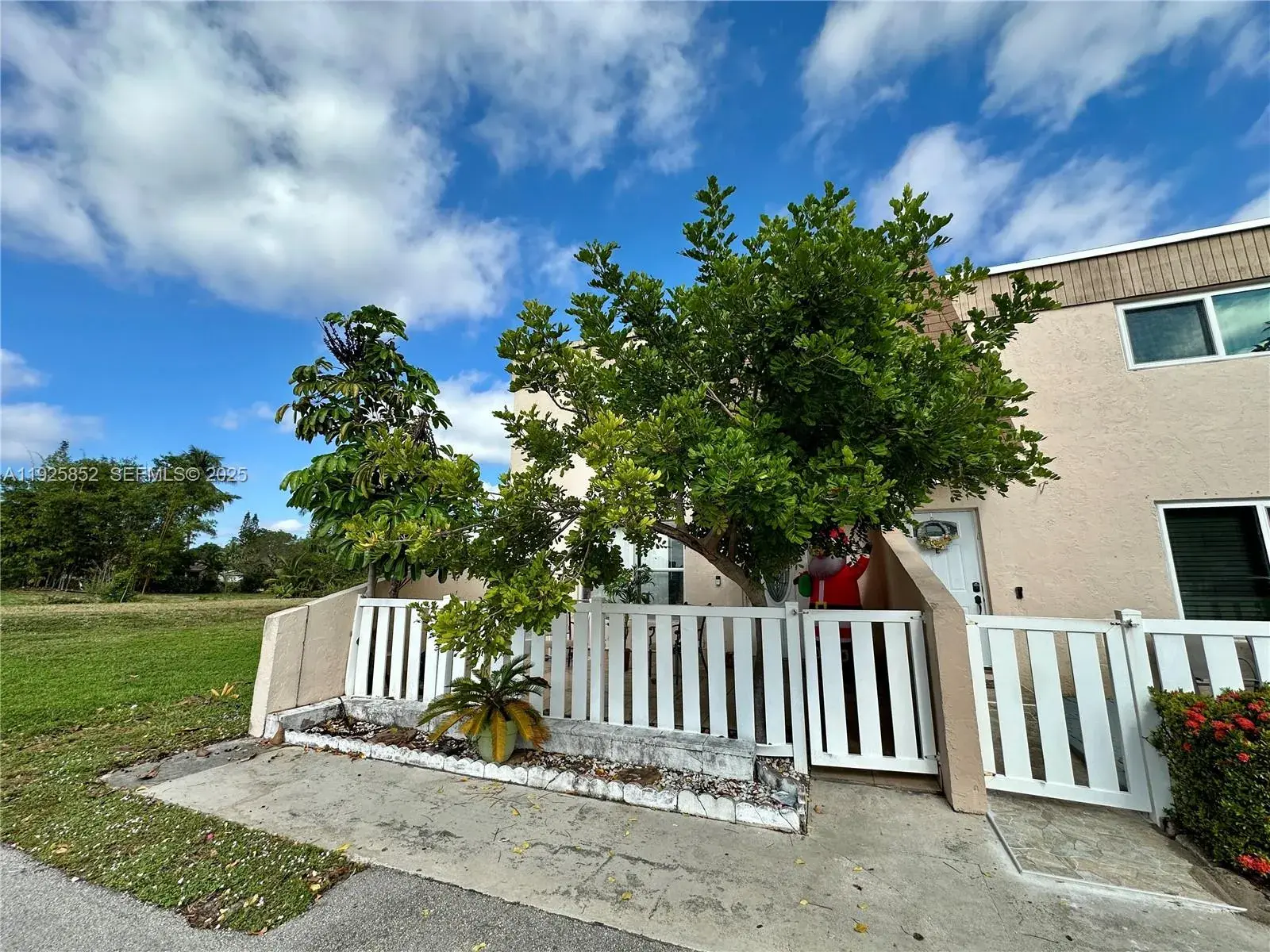 8091 NW 12th St # A, Margate FL 33063