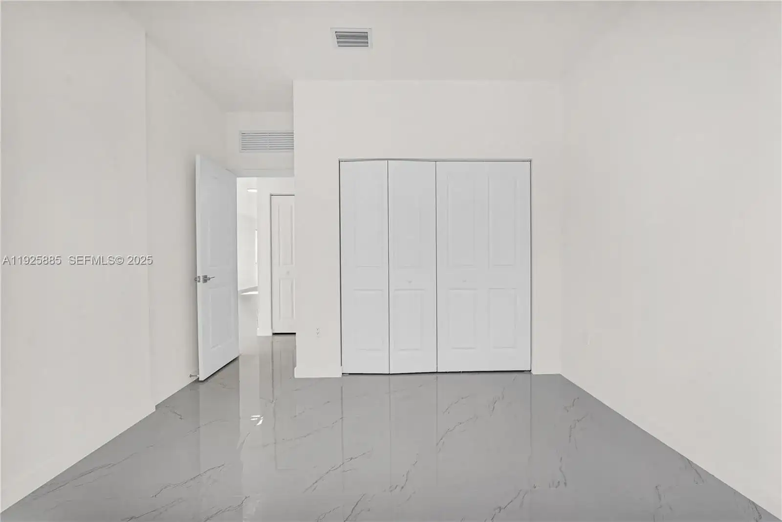 22465 SW 125 ave, Miami FL 33170 photo 2