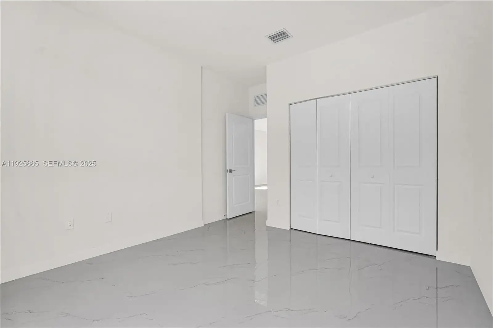 22465 SW 125 ave, Miami FL 33170 photo 3