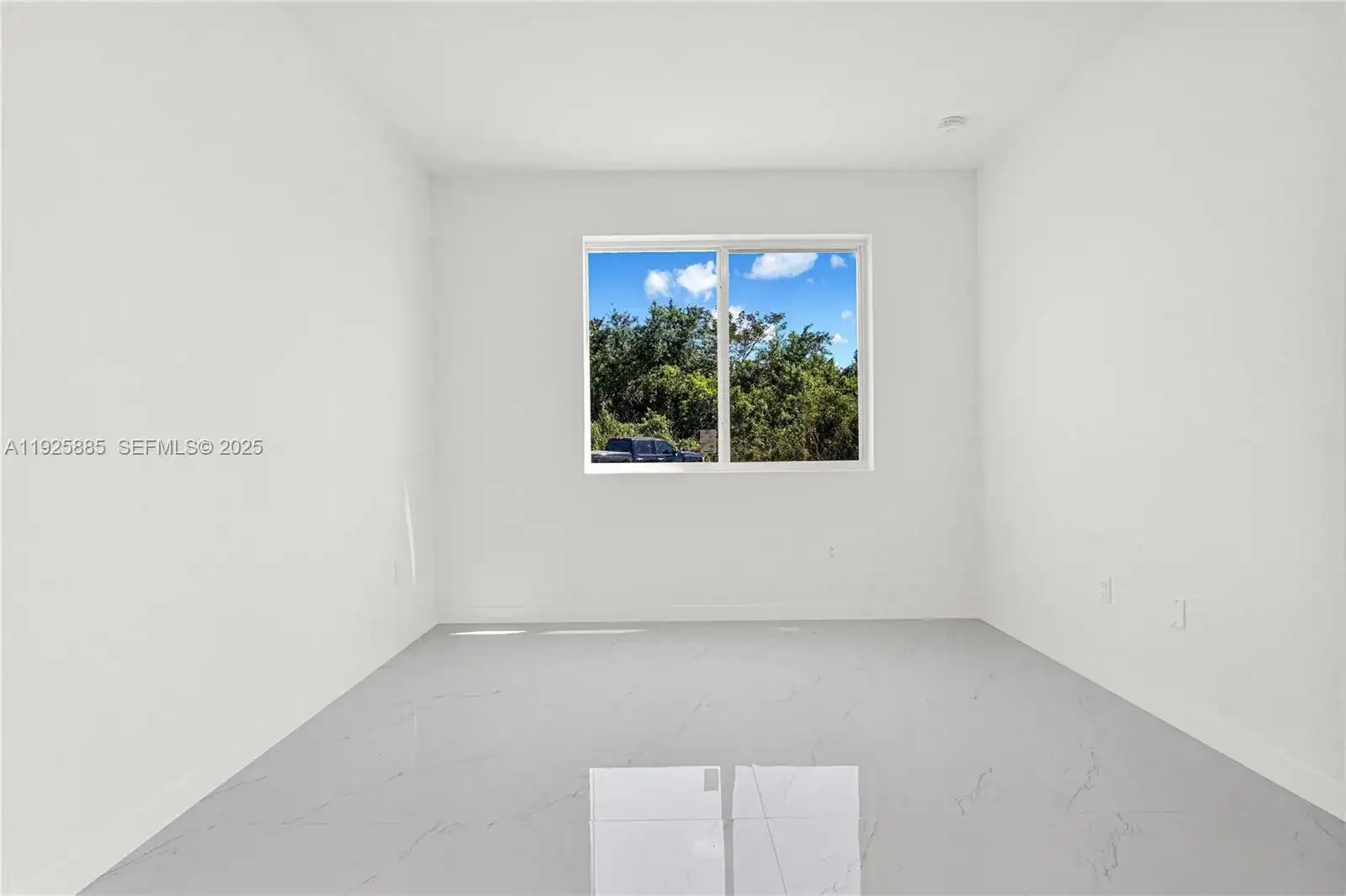 22465 SW 125 ave, Miami FL 33170 photo 4