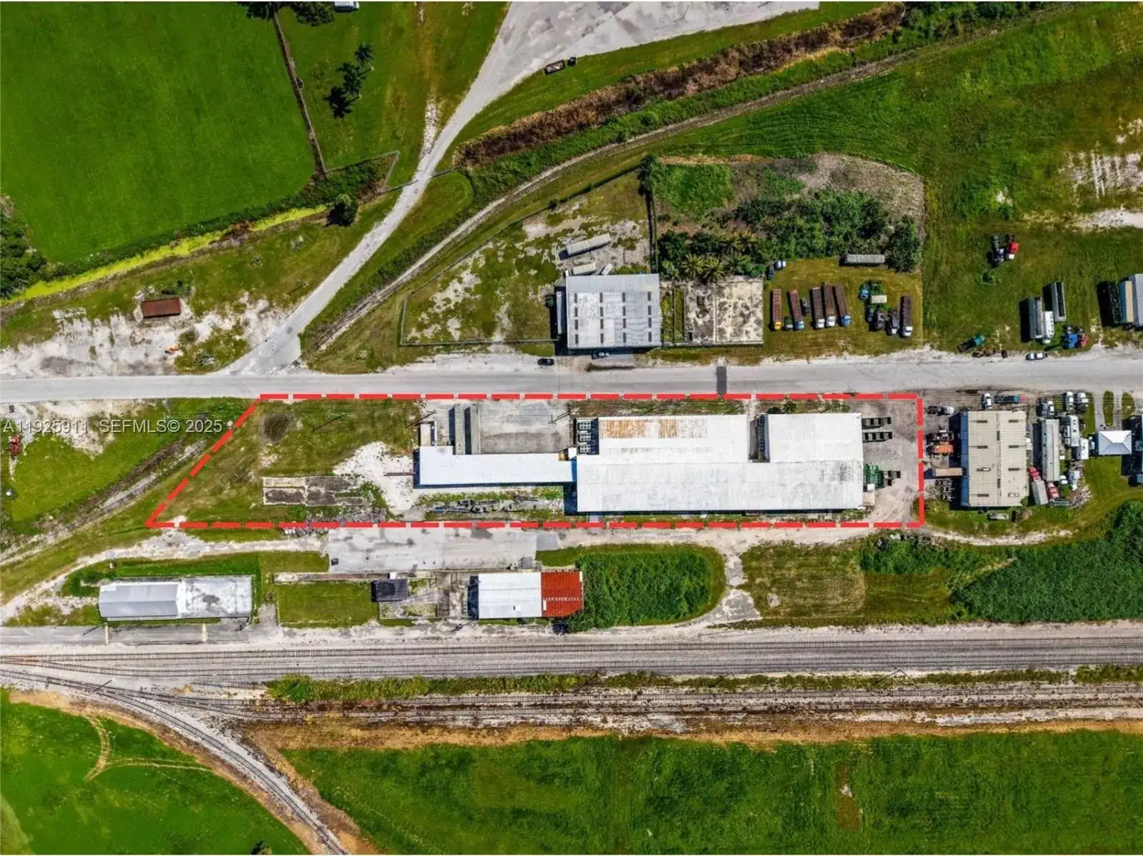 901 NW 9th St, Belle Glade FL 33430 photo 3