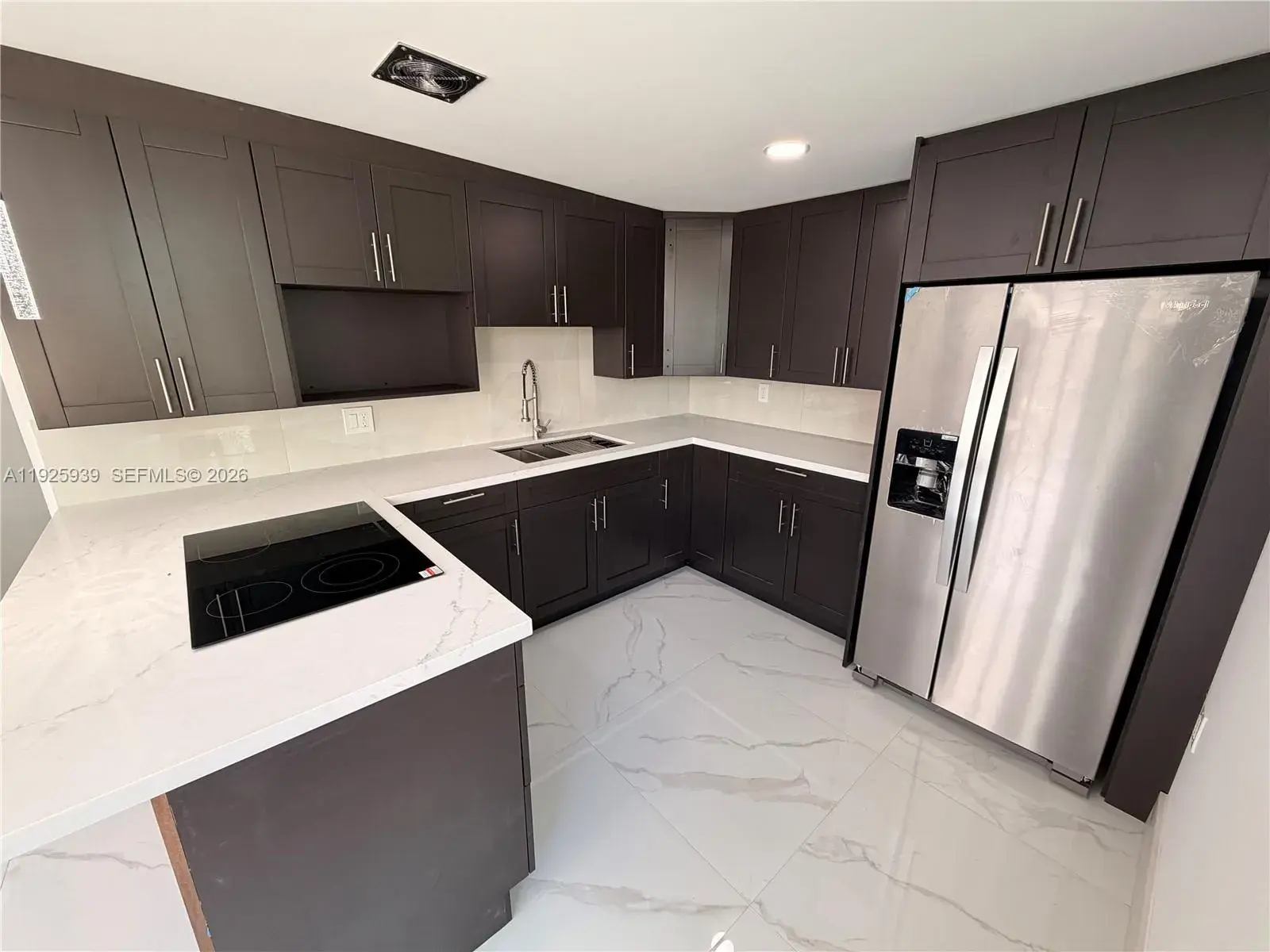 3527 NW 17th St, Miami FL 33125