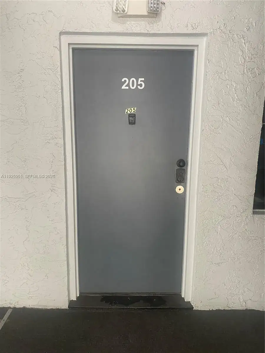 13500 NE 3rd Ct # 205, North Miami FL 33161 photo 2