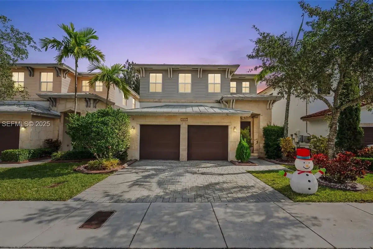 6933 NW 104th Ct, Doral FL 33178