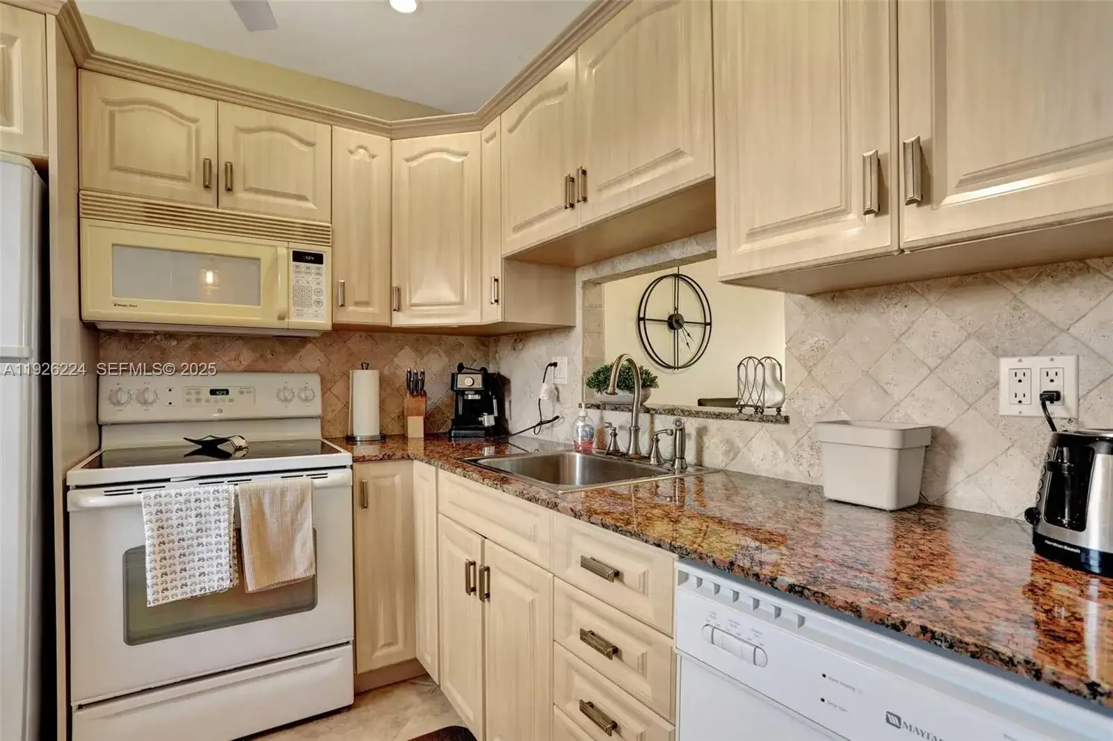4806 NW 36th St # 605, Lauderdale Lakes FL 33319 photo 4