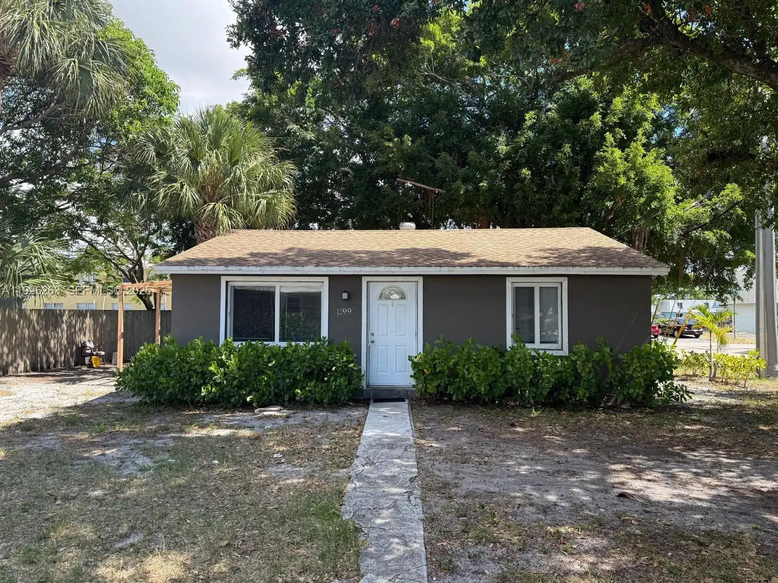 1299 NE 40th Ct # 1299, Oakland Park FL 33334
