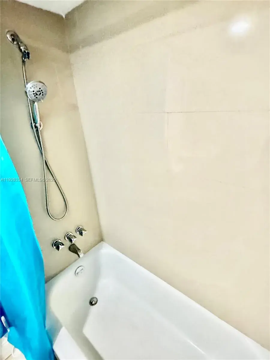 801 Three Islands Blvd # 417, Hallandale Beach FL 33009