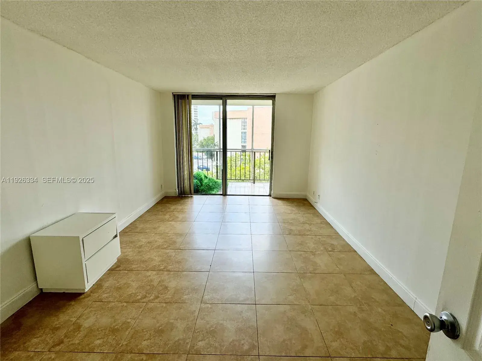 801 Three Islands Blvd # 417, Hallandale Beach FL 33009
