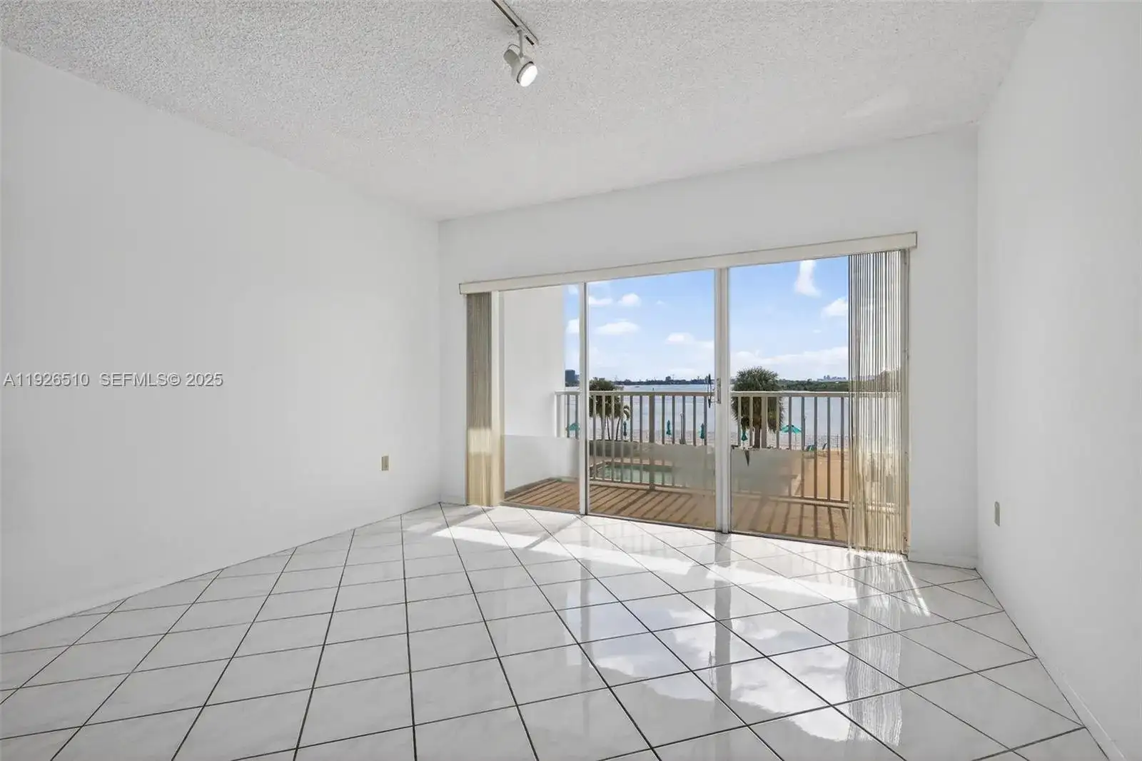 300 Bayview Dr # 202, Sunny Isles Beach FL 33160 photo 4