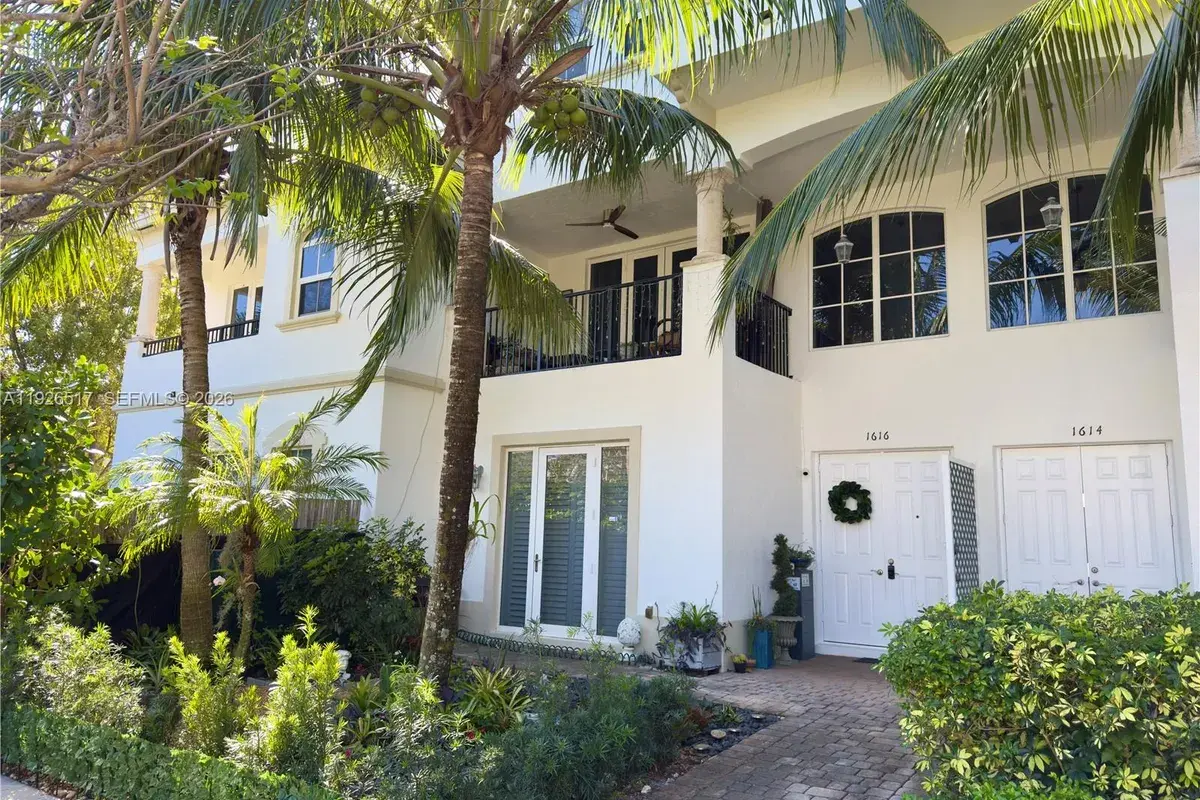 1616 NE 9th St, Fort Lauderdale FL 33304
