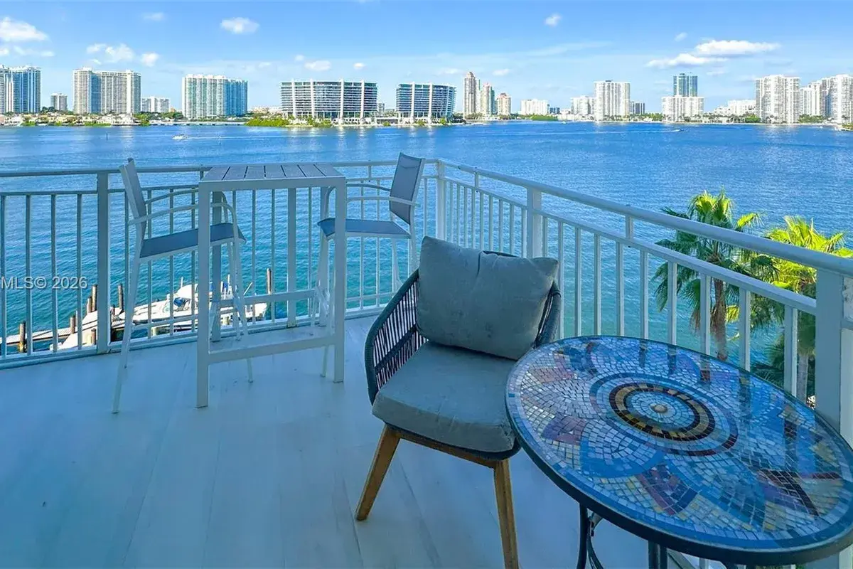 18000 N Bay Rd # 603, Sunny Isles Beach FL 33160