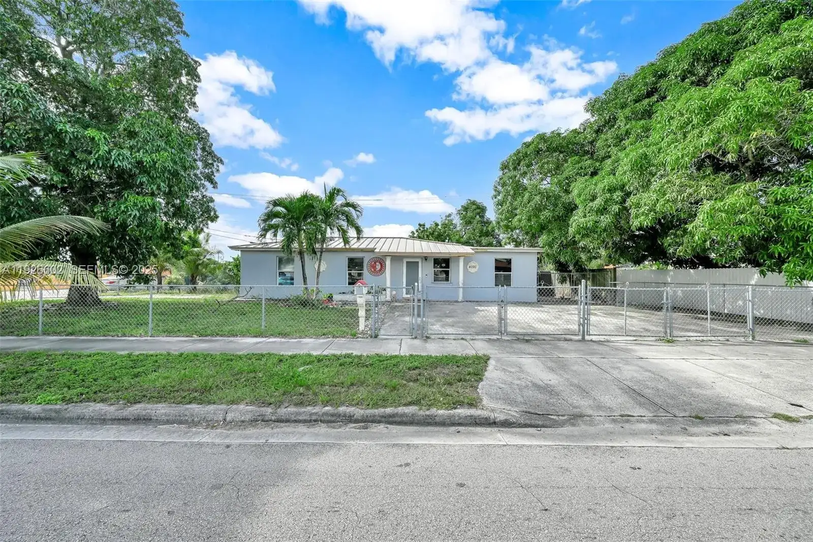 4020 E 10th Ave, Hialeah FL 33013 photo 4