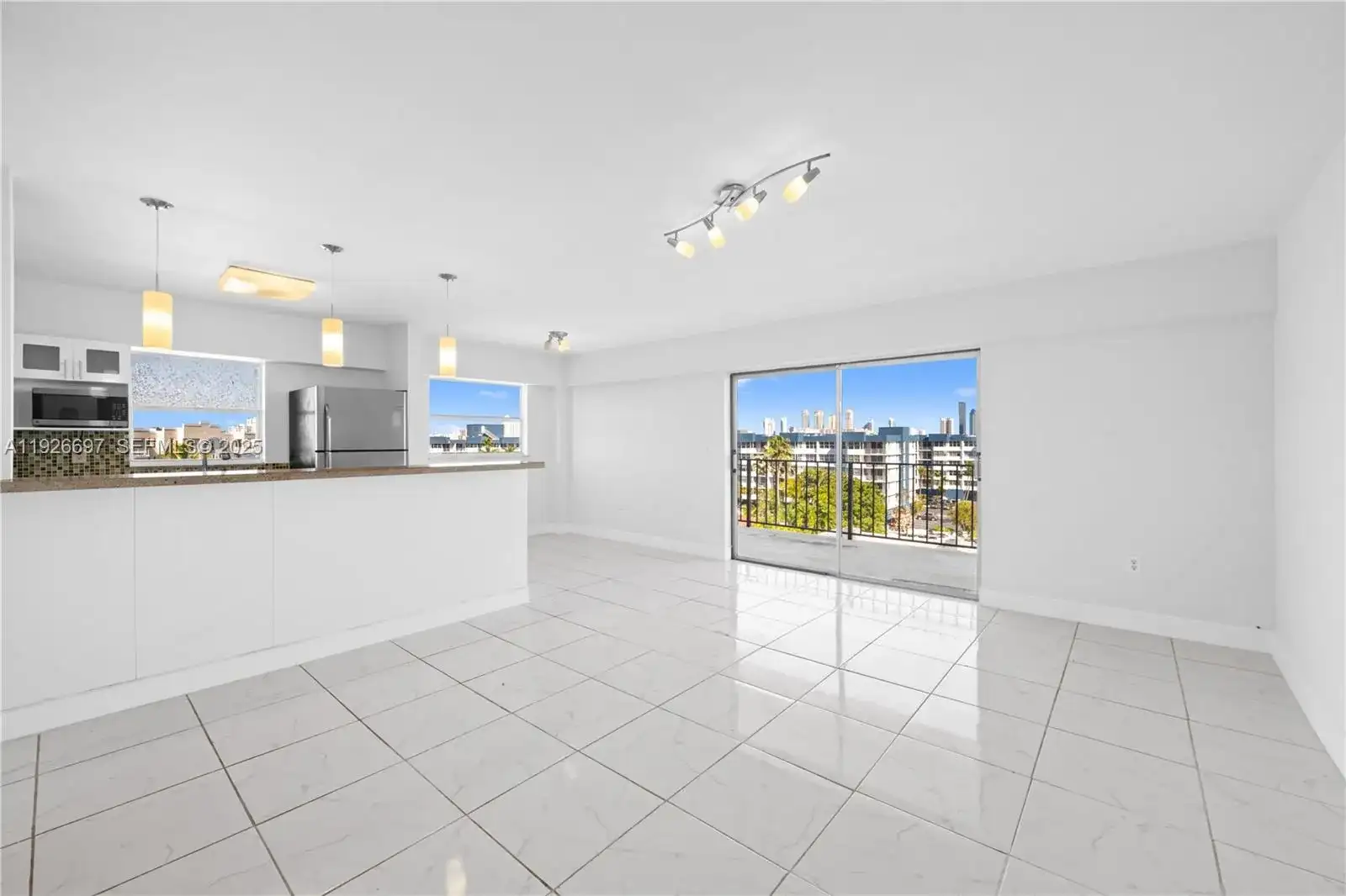 16508 NE 26th Ave # 601, North Miami Beach FL 33160 photo 2