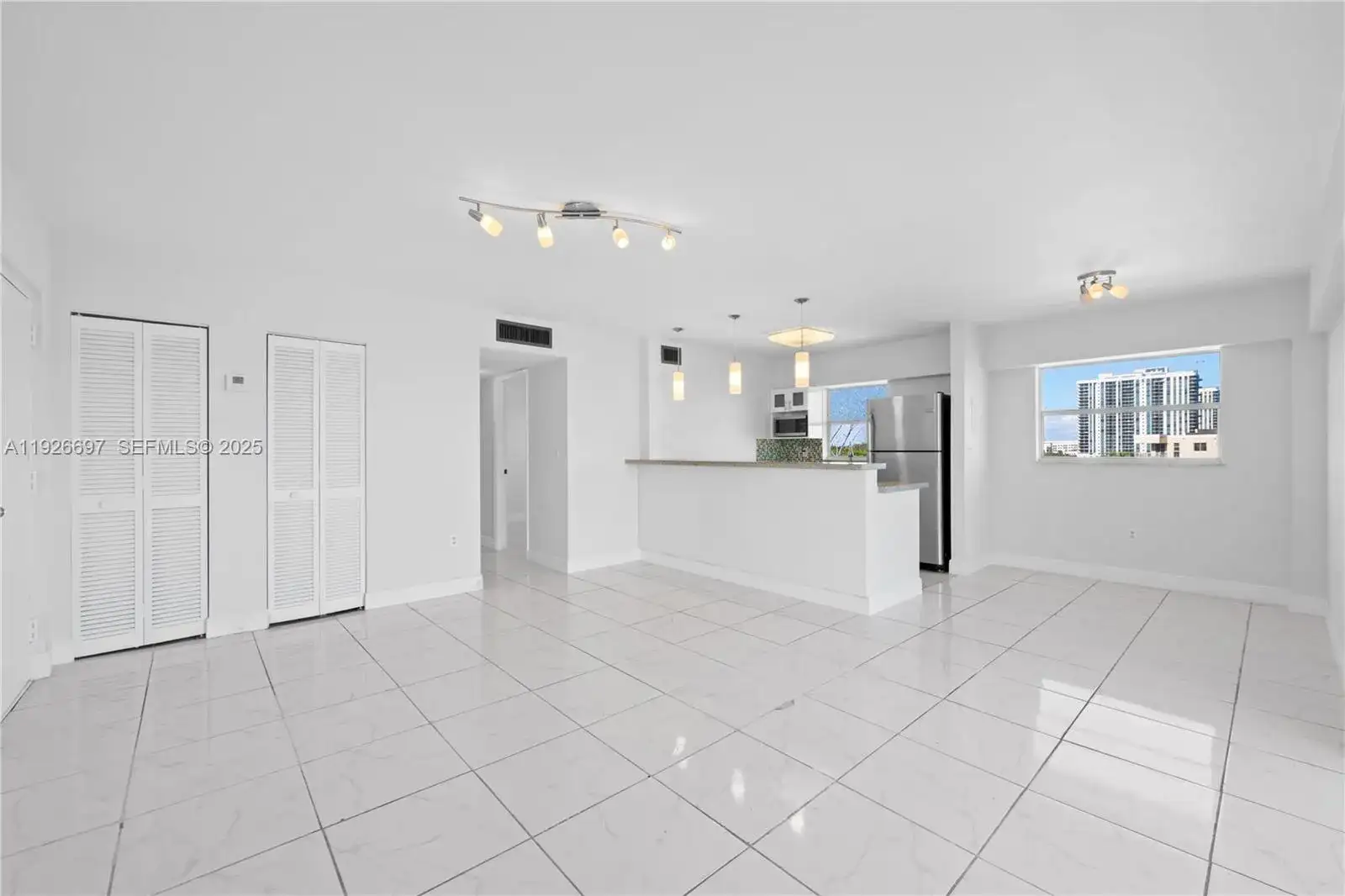 16508 NE 26th Ave # 601, North Miami Beach FL 33160 photo 3