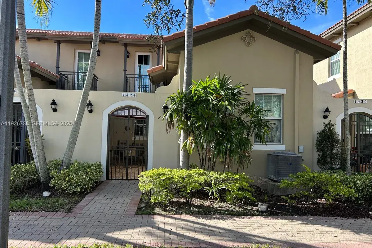 1424 SW 147th Ave, Pembroke Pines FL 33027