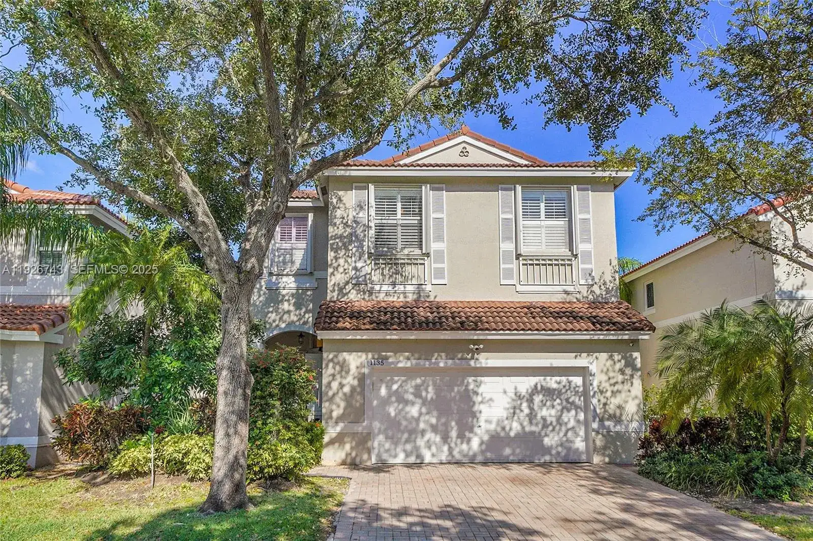 1135 Satinleaf St, Hollywood FL 33019 photo 2