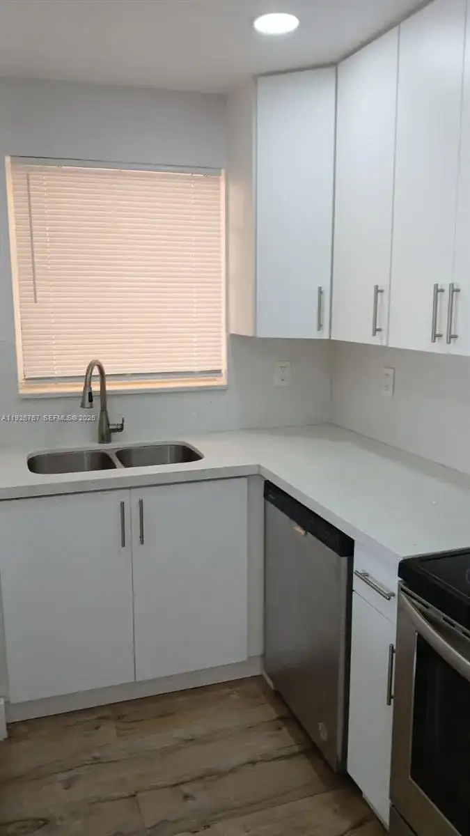 8820 Fontainebleau Blvd # 302, Miami FL 33172 photo 5