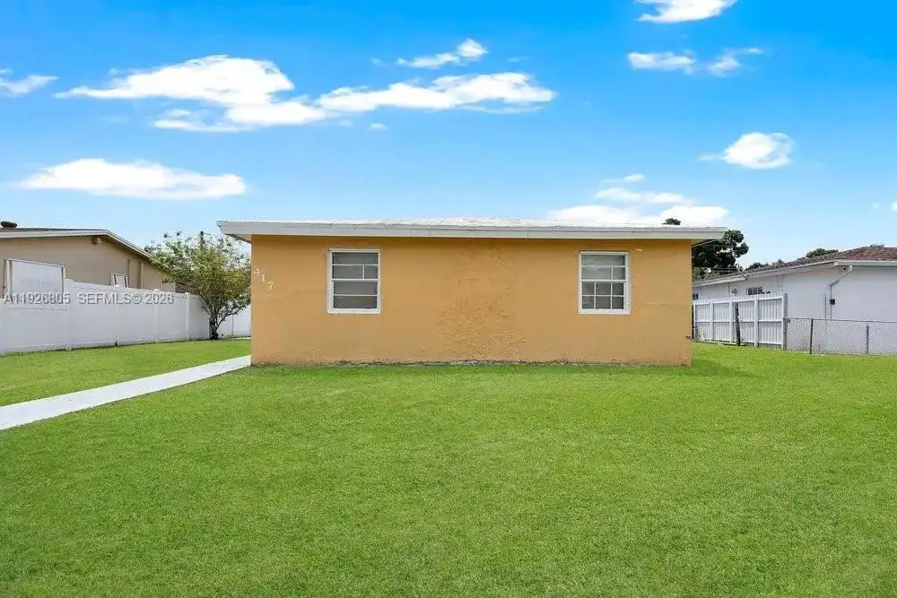 417 SW 3rd St, Hallandale Beach FL 33009