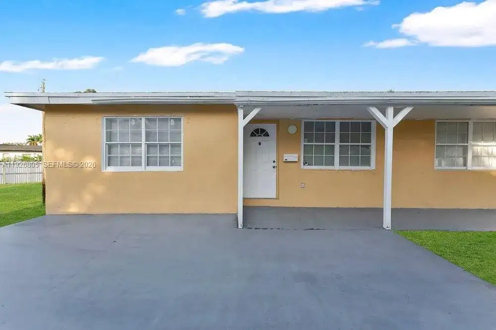 417 SW 3rd St, Hallandale Beach FL 33009 photo 2
