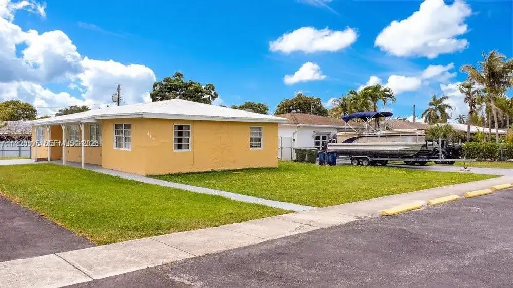 417 SW 3rd St, Hallandale Beach FL 33009 photo 3