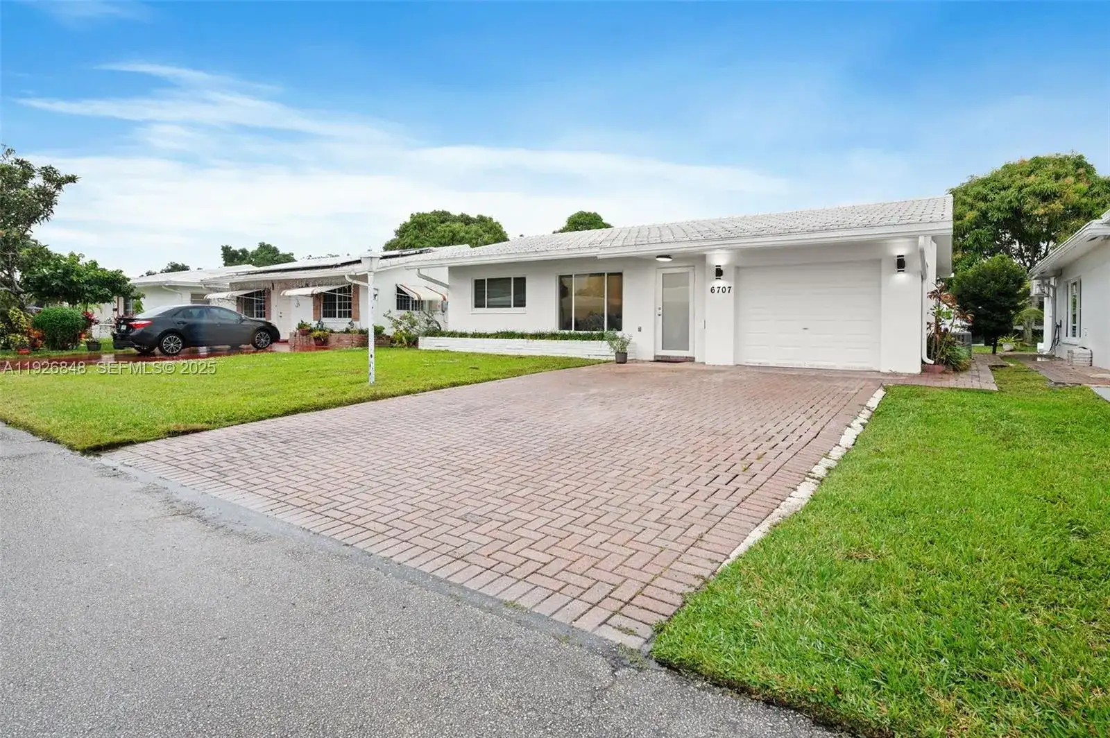 6707 NW 71st St, Tamarac FL 33321 photo 2