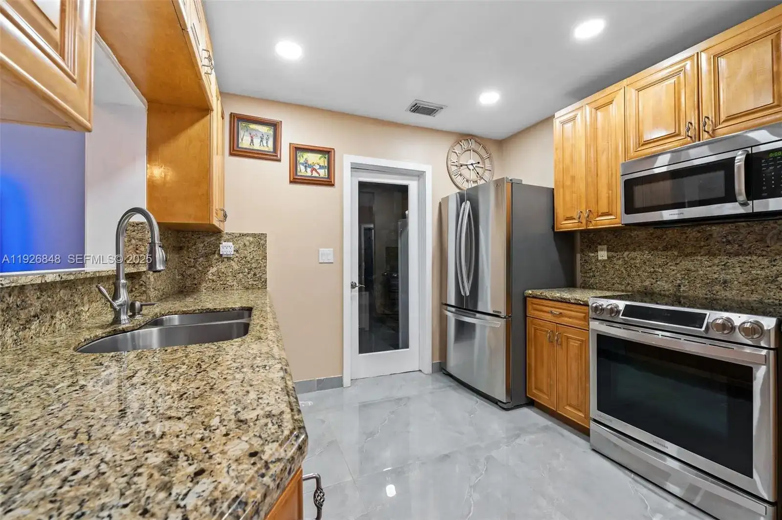 6707 NW 71st St, Tamarac FL 33321 photo 3