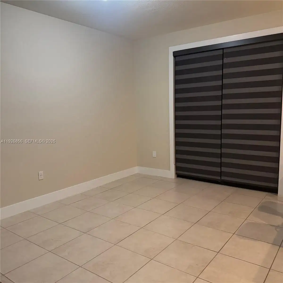 10320 west 33rd Ln, Hialeah FL 33018 photo 4