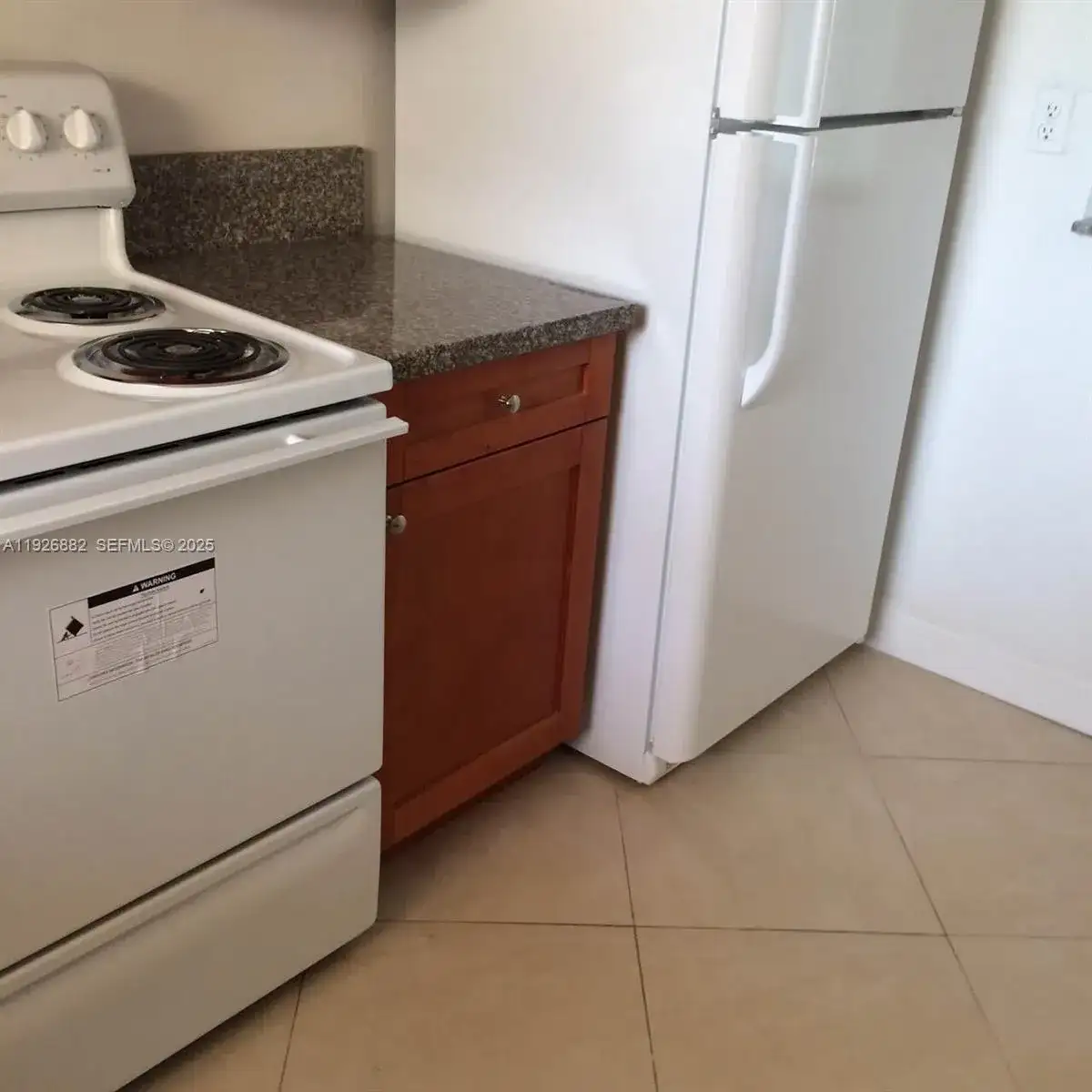 9375 Fontainebleau Blvd # L423, Miami FL 33172 photo 2
