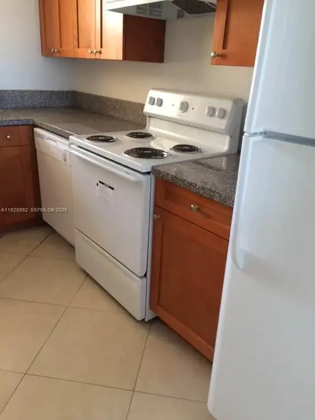 9375 Fontainebleau Blvd # L423, Miami FL 33172 photo 3