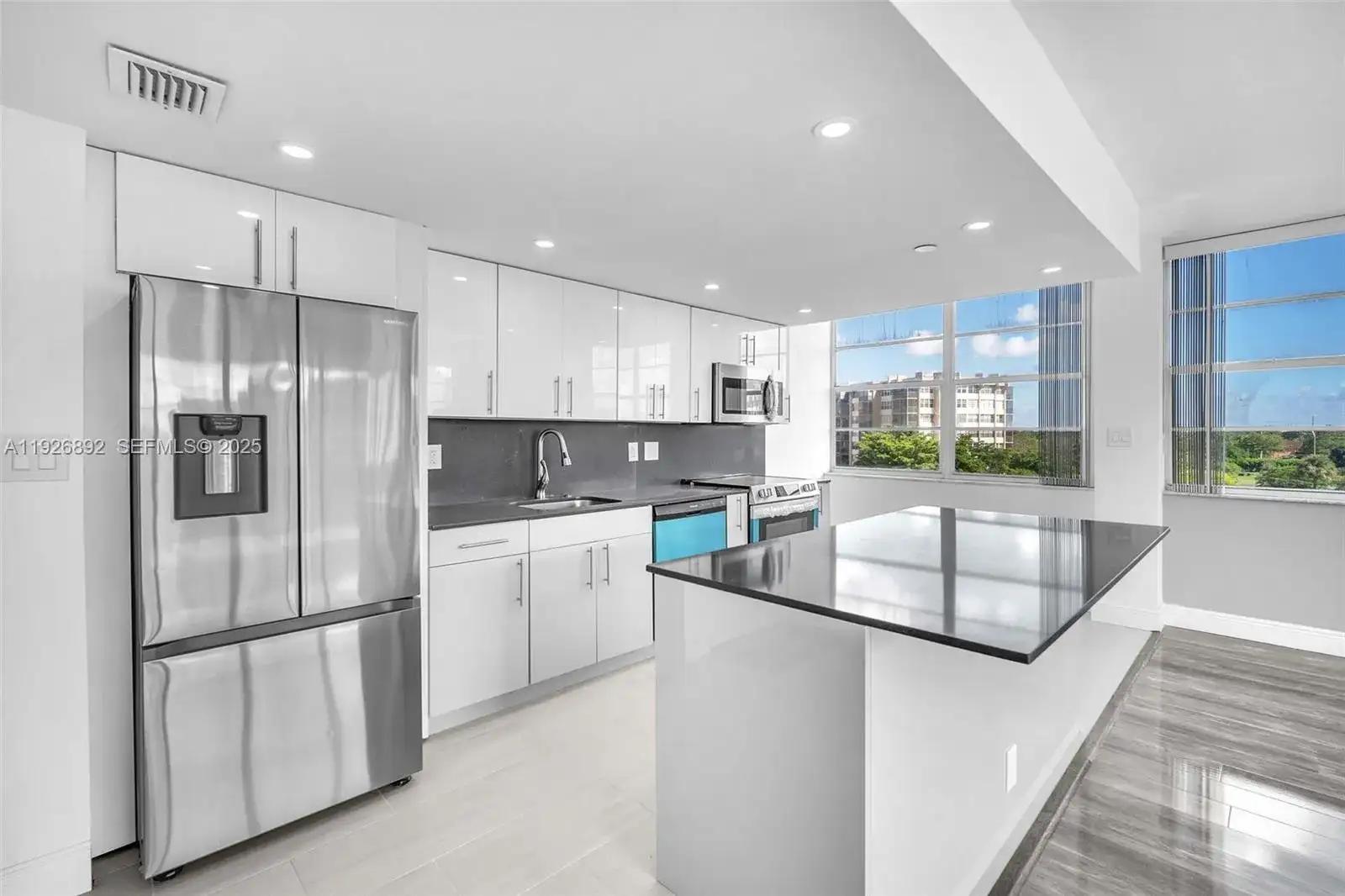 1000 Saint Charles Pl # 512, Pembroke Pines FL 33026 photo 2