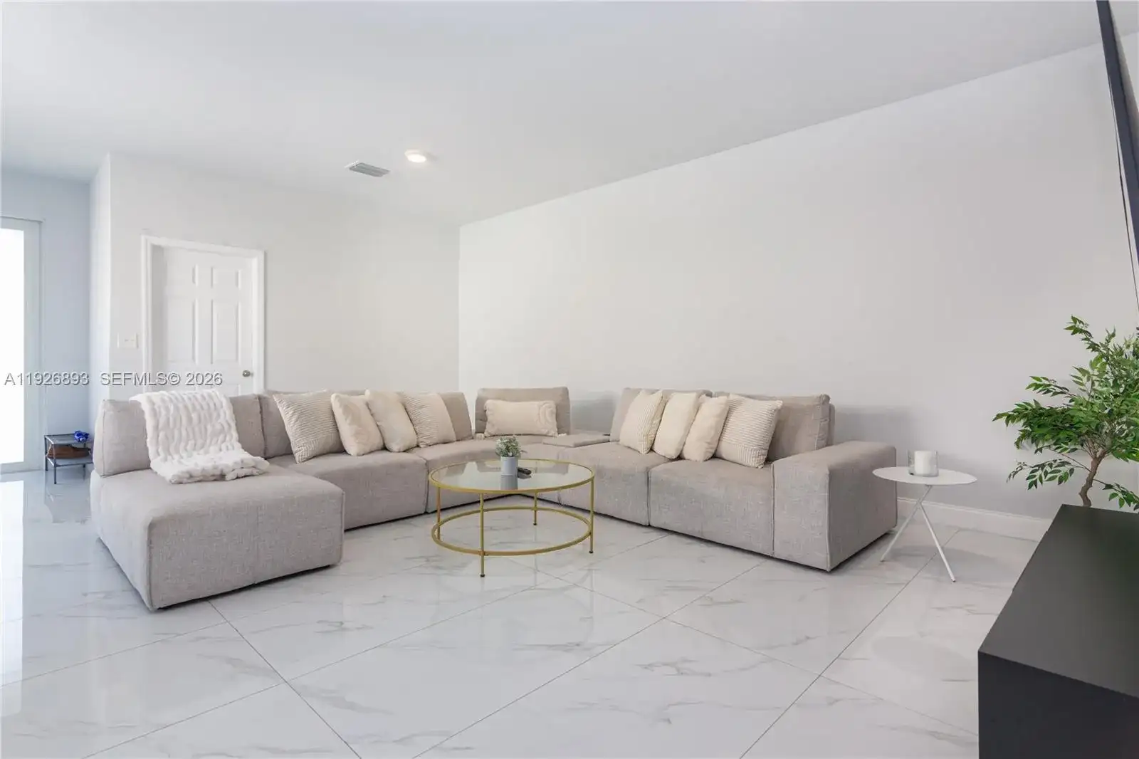 1968 NW 25th Ave, Miami FL 33125 photo 3